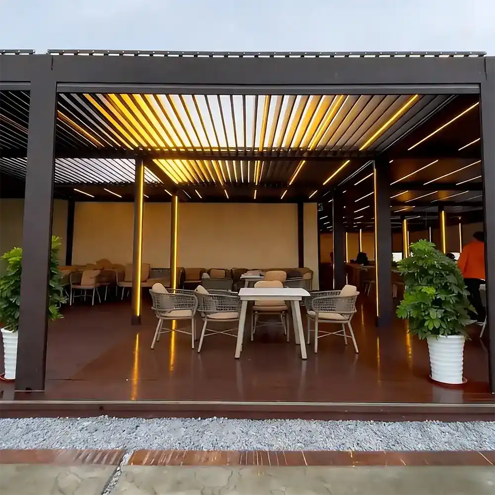 Large-span restaurant pergola project by Lumisong with modern aluminum structure for outdoor dining spaces
